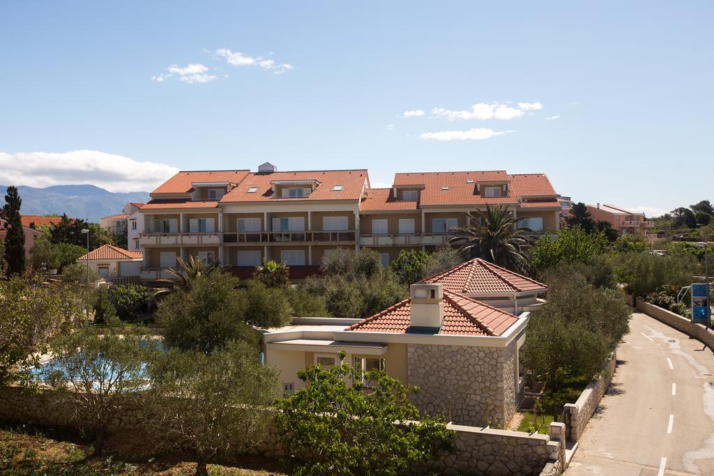City Pool Apartments Novalja Exterior photo